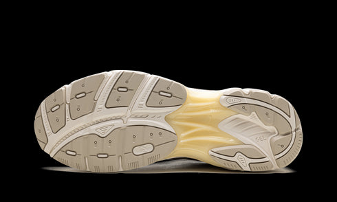 GT-2160 "Above the Clouds - Cream / Chocolate Brown"